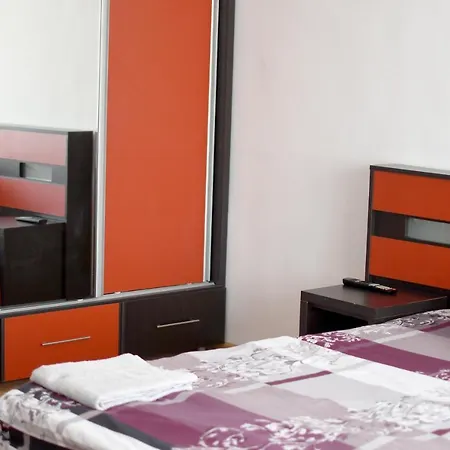 דירה Modern Semi-central 1 Bedroom Apartment, 3 Parks Nearby *