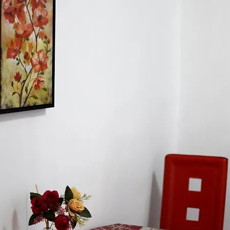 Daire Modern Semi-central 1 Bedroom Apartment, 3 Parks Nearby *